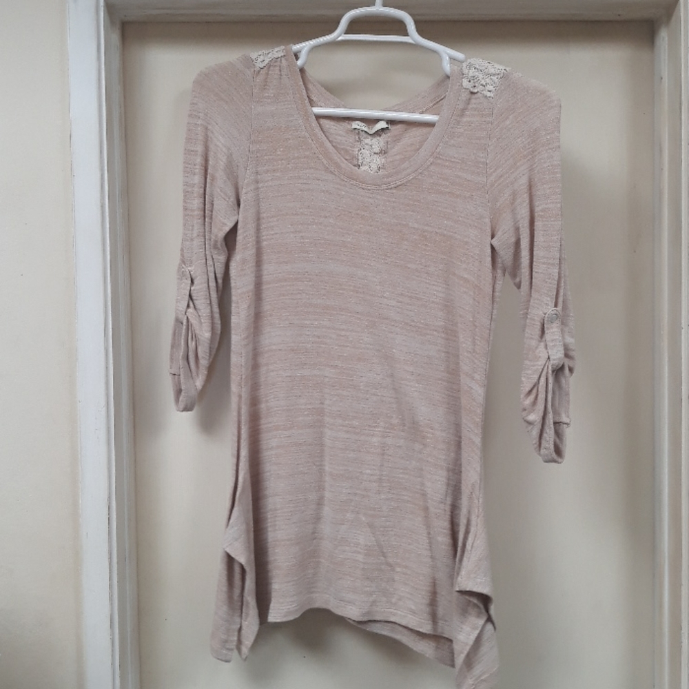 3/4 sleeve shirt